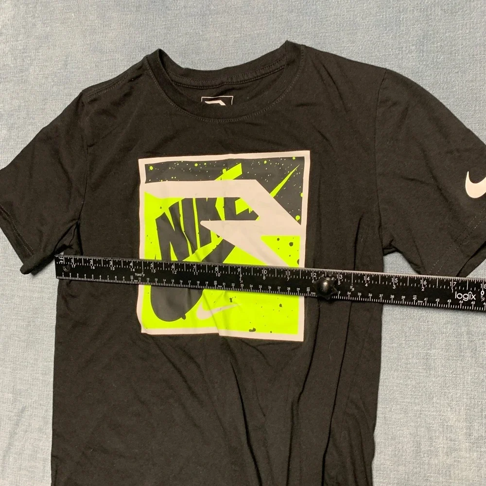 Nike T-Shirt Boys L 12-13Y Black Neon Graphic Logo Short Sleeve Crew Neck Tee